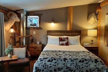 فندق على الطريق Arctic Divide Lodge