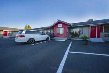 Motel Oyo Portland Or Near Airport