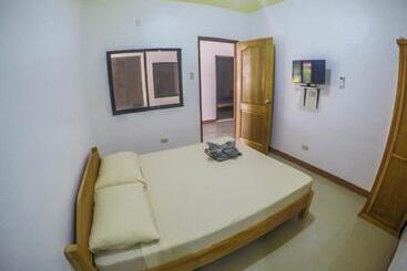 הוסטל Ocean Manor Inn