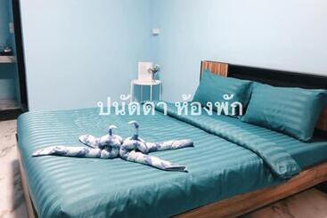 هاستل ปนัดดา ห้องพัก