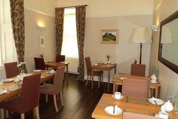 تختخواب و صبحانه Limetree House Guest House