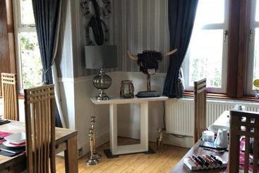 هتل Pitreavie Guest House