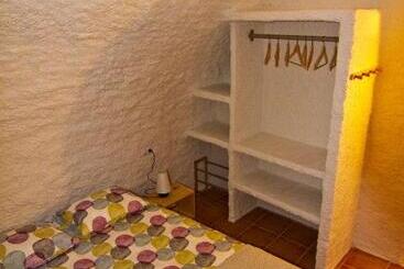 Bed and Breakfast Cueva Pura Vida