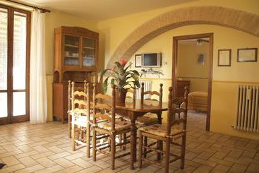 هتل Agriturismo Le Due Torri Ponte Pazienza