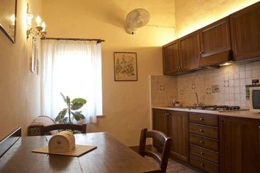 هتل Agriturismo Le Due Torri Ponte Pazienza