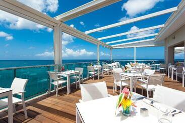 هتل Sonesta Ocean Point Resort  All Inclusive   Adults Only