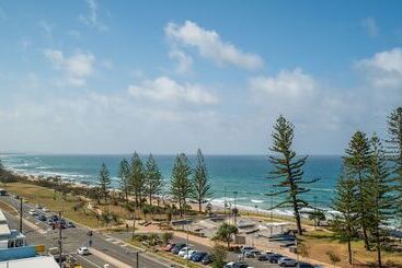 דירה Mandolin Beachfront Resort