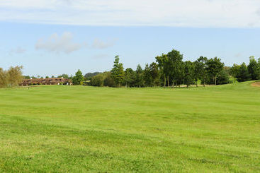 هتل Magnolia Park , Golf & Country Club