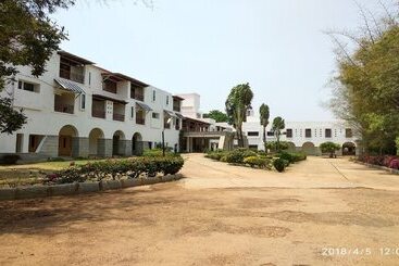 酒店 Solace Resorts And Spa