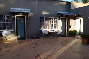 Пансион Bush Pillow Guest House