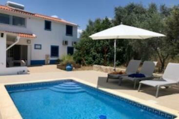 مبيت وإفطار Vivenda Descollaz