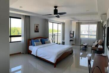 Apart Hotel Tamarind ที่พักริมน้ำ Booking