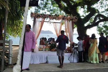 هتل Pangkor Sandy Beach Resort