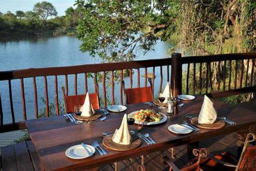 هتل Thornybush Waterside Lodge