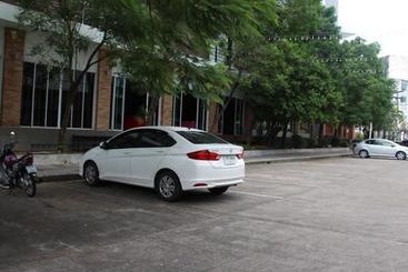 هتل Twin Inn