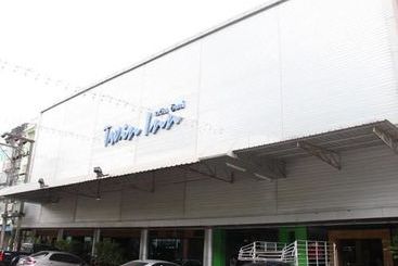 هتل Twin Inn