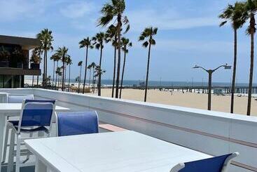 فندق Venice On The Beach