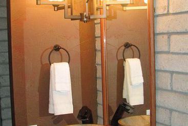 مُتل Greystone Inn