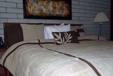 مُتل Greystone Inn