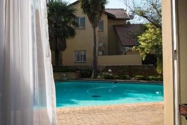 פנסיון Elizabeth Lodge