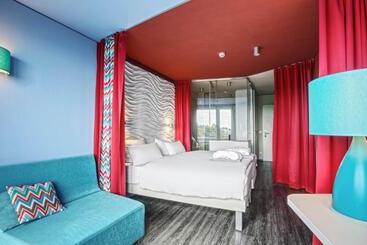 Отель Aja Gromitz