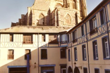 هتل De Calais
