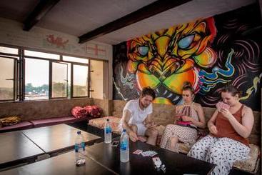 Friends Guest House And Hostel