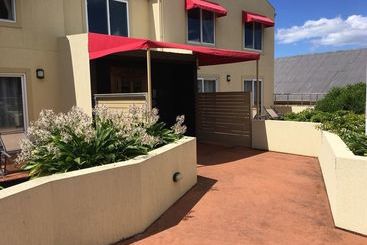Hampden At Battery Point Apartments