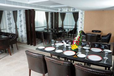 هتل Treebo Trend J S Five Two Boutique