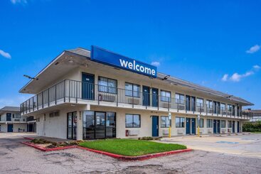 Motel 6college Station, Tx  Bryan