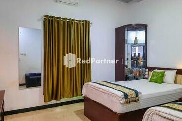 Отель Wisma Auliyah Kolaka Utara Mitra Reddoorz