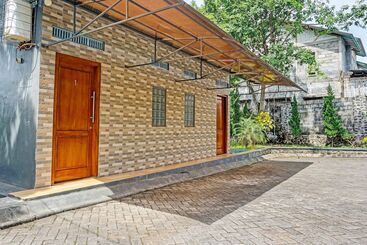 هتل Oyo 91679 Villa Juanda Syariah
