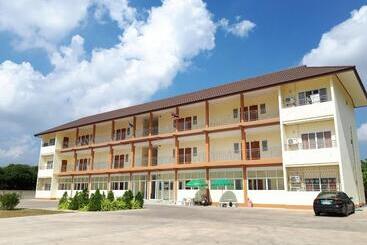 هتل Wattana House Thayang Phetchaburi