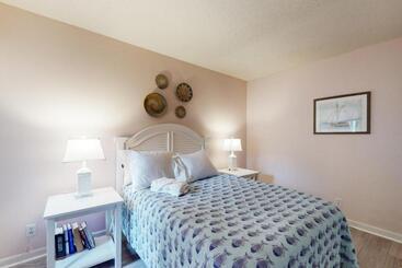 هتل Sea Colony  2604 Round Robin