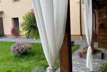 민박 Uroczysko Oleśnica