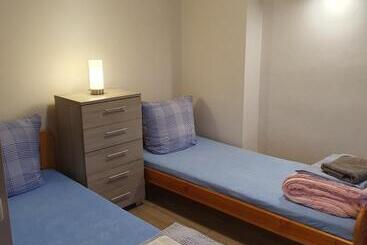 호스텔 Noclegi Silesia Aster