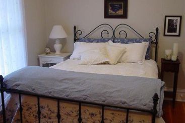 تختخواب و صبحانه The Mcfarland Inn