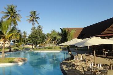 هتل Amani Tiwi Beach Resort