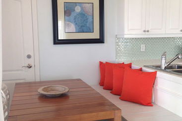 هتل Beach House  All Inclusive Adults Only