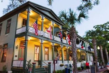 فندق Florida House Inn