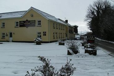 هتل The Hollybrook Country Inn
