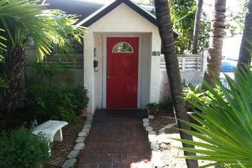 پانسیون The Beach Bungalow