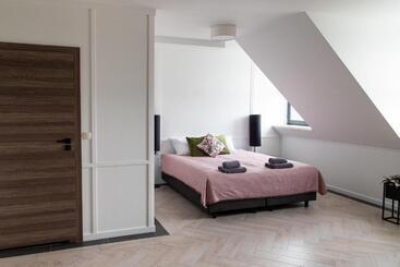 בית מלון כפרי Czarna Dama Apartamenty