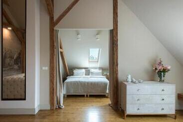 호텔 Zamek Sarny   Schloss Scharfeneck