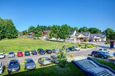 تختخواب و صبحانه Solina Resort