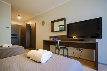 פנסיון B&m Guesthouse