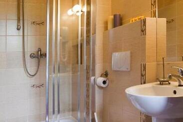 住宿加早餐  Willa Trela