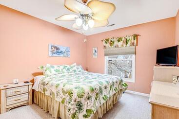 هتل Sea Colony  14001 Tall Pines