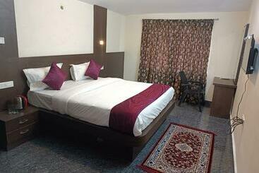 בית מלון כפרי Sky View Inn