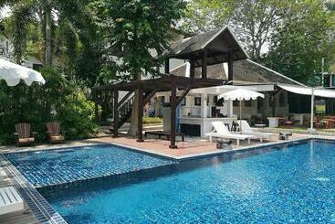 Sandhana Samet Resort